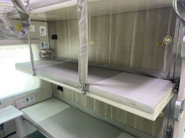 Prayagraj- Jaipur Express
