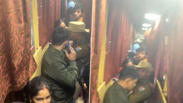 Howrah Train AC coaches ticketless passengers