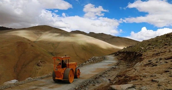 world's highest motorable road